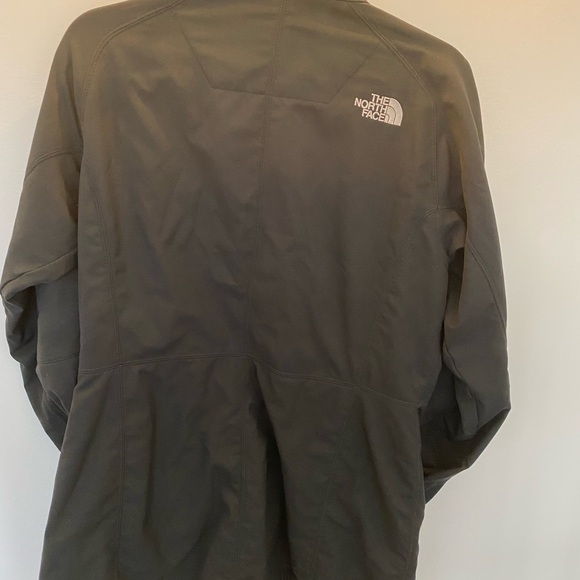 THE NORTH FACE lightweight jacket - Picture 3 of 3